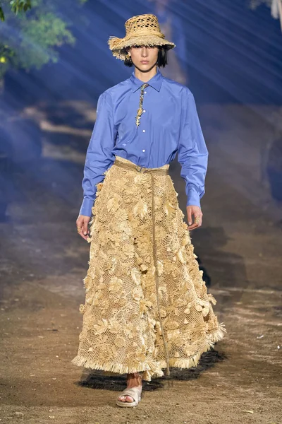 Look 4